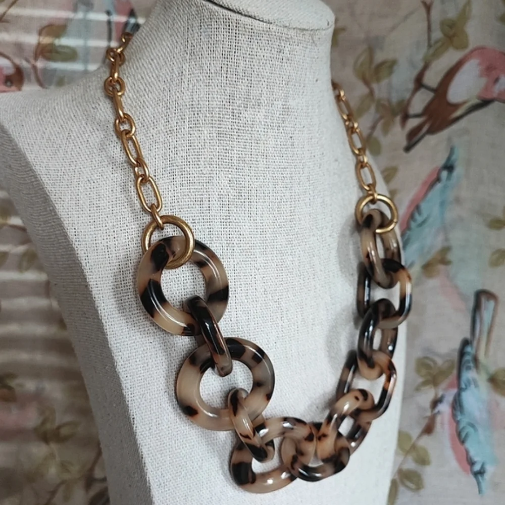J. Crew Faux Brown Mottled Nude Tortoise Link Brass Tone Light Weight Necklace